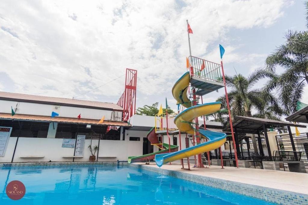 Quezon Premier Hotel - Candelaria Candelaria  Exteriér fotografie